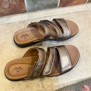 Clark Gold “Kylyn Ease” Sandal 8.5